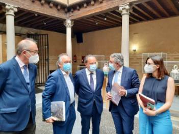 Amilivia y los consejeros en la Diputación de Segovia